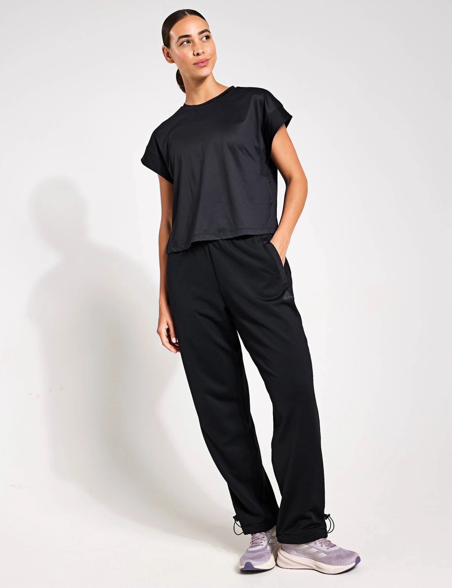Studio T-Shirt - Black/Grey Six